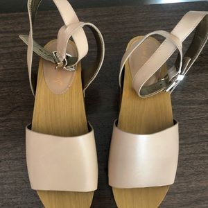 Sam Edelman platforms.